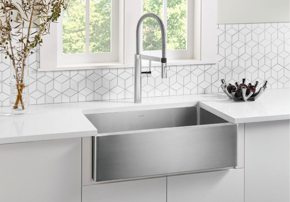 QUATRUS R15 Super Single Apron Kitchen Sink