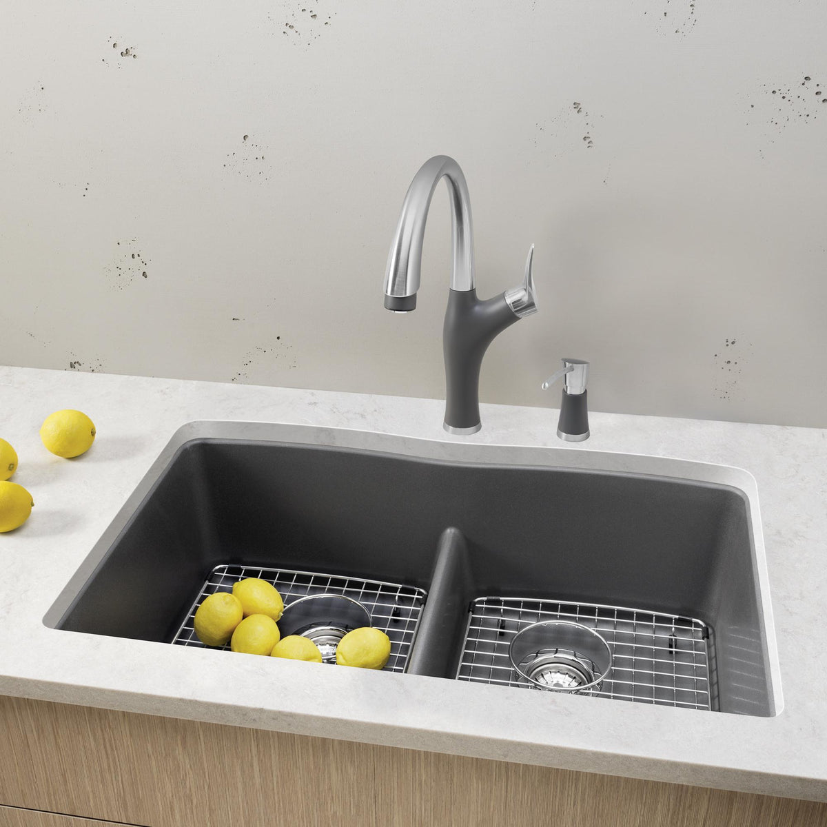 Blanco DIAMOND Equal Double Low Divide Double Bowl Undermount Kitchen Sink