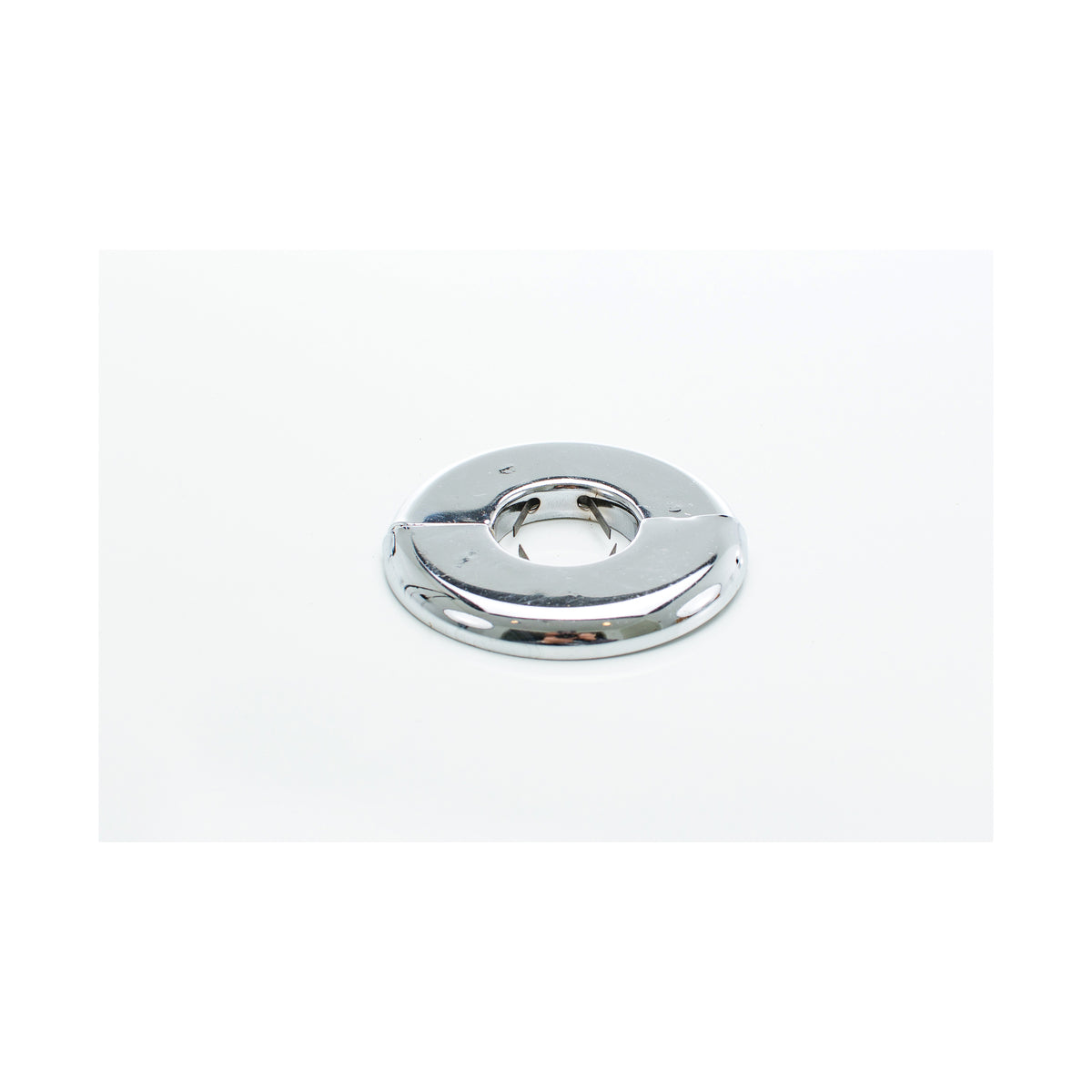 PASCO 2882 Heavy Pattern Floor and Ceiling Plate With Hinged Springs, 3/4 in IPS Thread, Steel, Polished Chrome