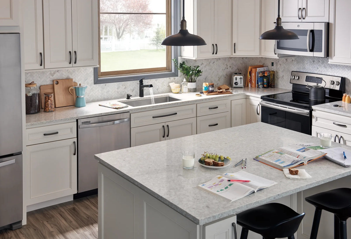 Xander - Pull-Out Kitchen Faucet - Brass
