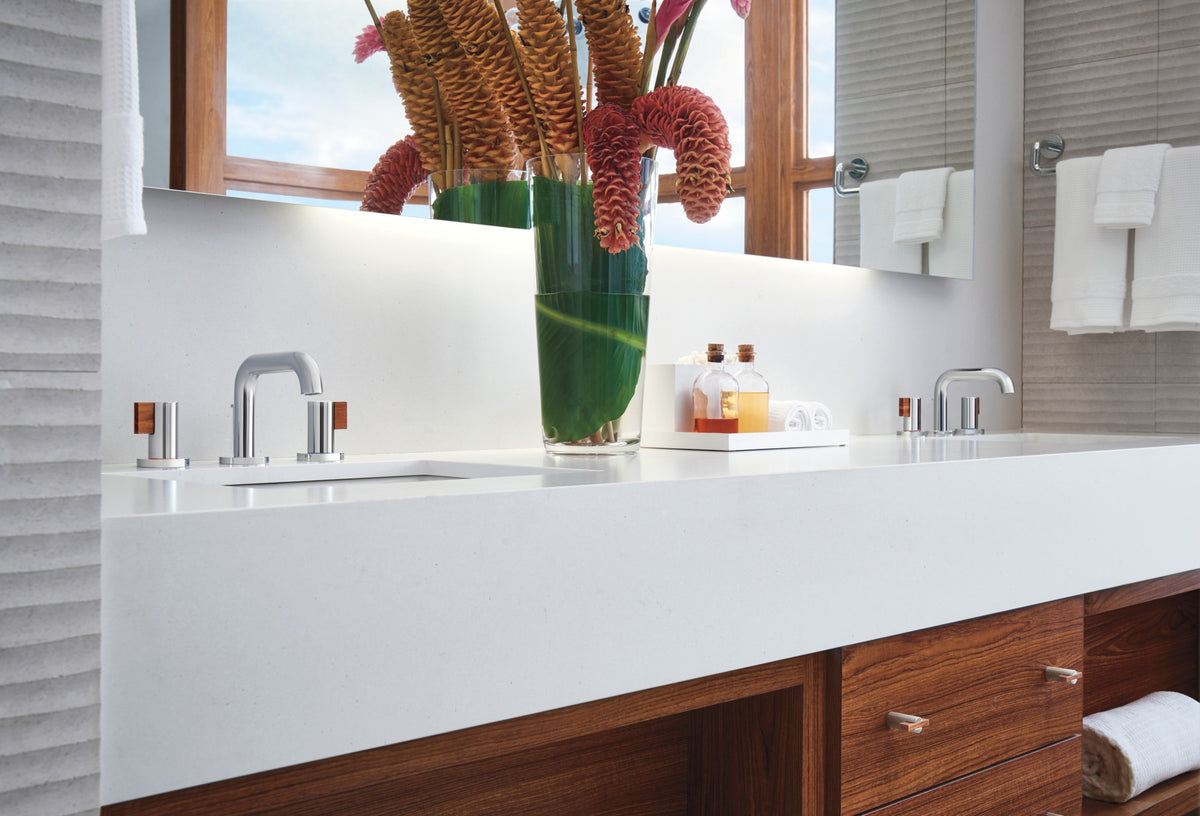Litze - 18" Square Towel Bar