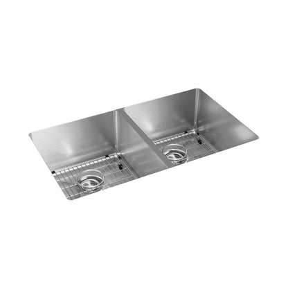 Crosstown - 31-1/2" Transitional Kitchen Sink Kit