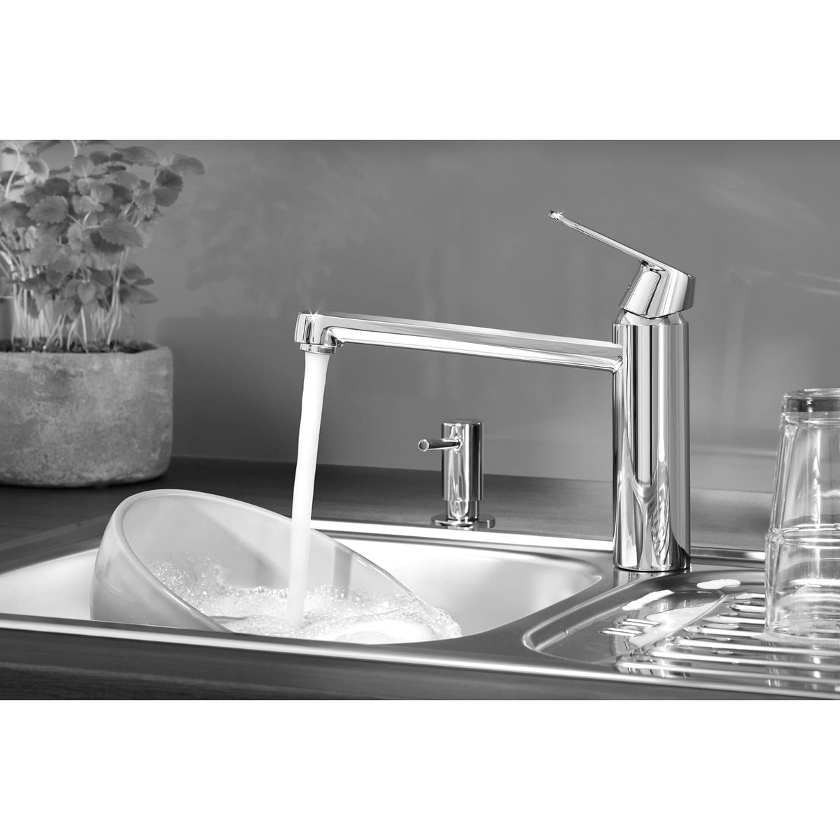 Universal Cosmopolitan - Soap Dispenser - Deck Mount