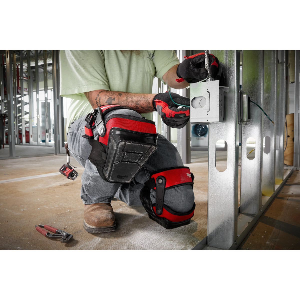 Knee Pad - Hook & Loop Closure