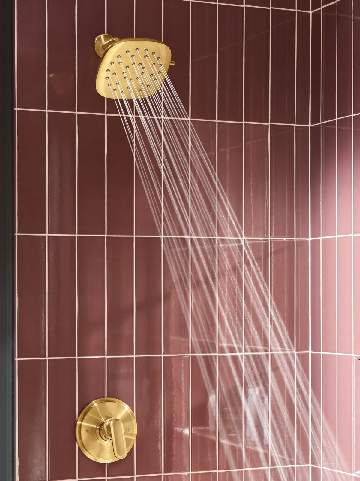 Verso - Shower Head - 2.5 GPM - 7" Head