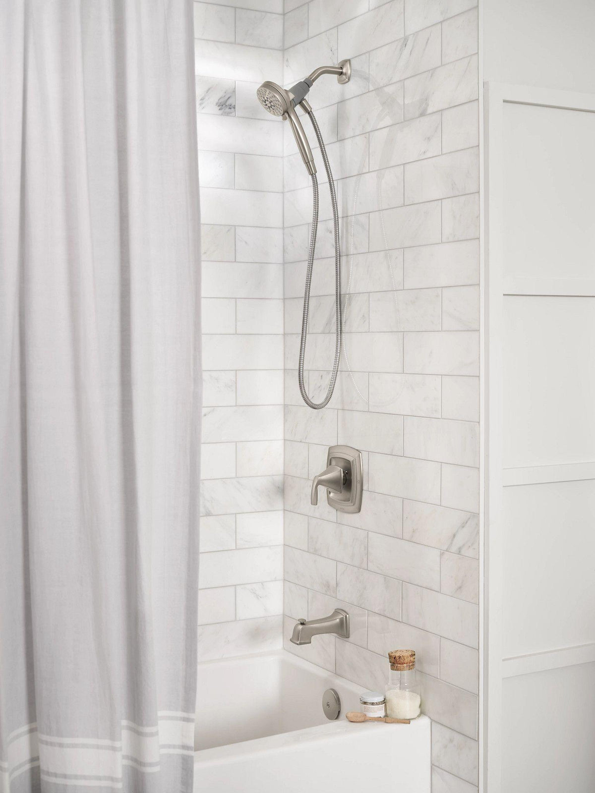 Engage - Hand Shower - 3.5" Dia Shower Head - 2.5 GPM