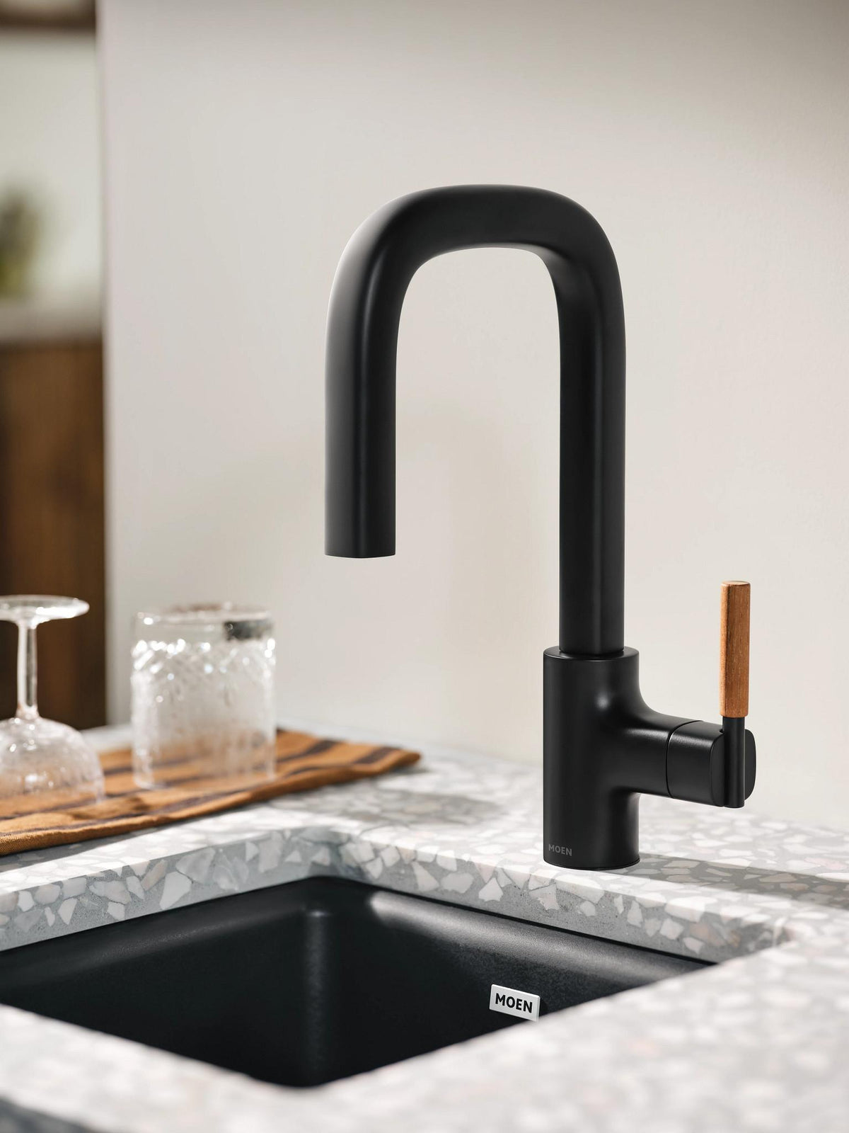 Tenon - Pull-Down Bar Faucet - Matte Black - Right
