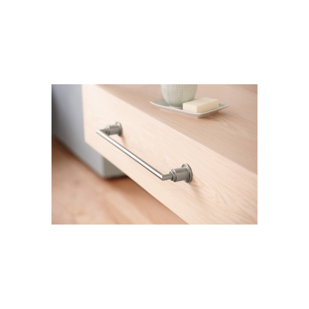 Arris - 24" Towel Bar - Brass