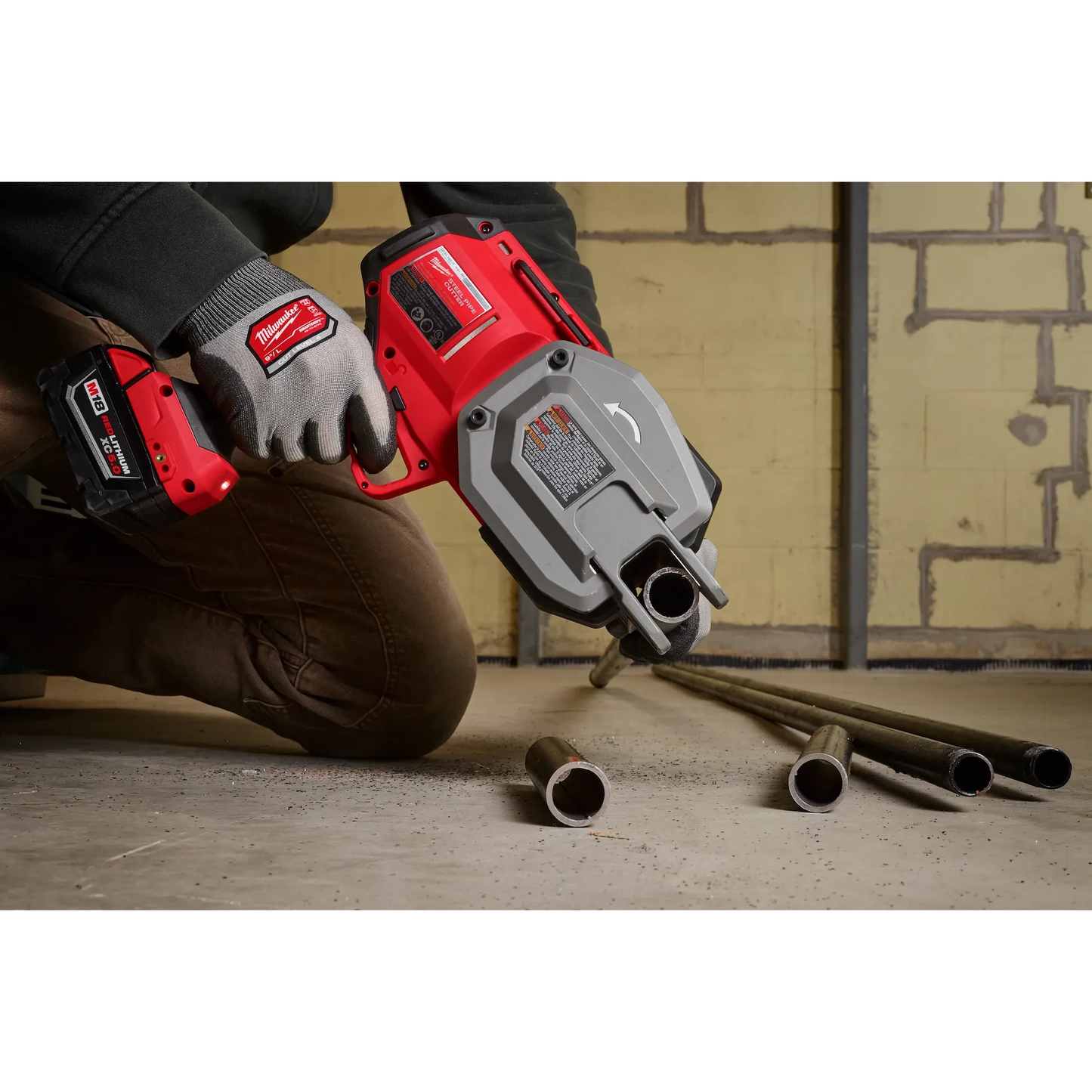 M18 FUEL™ ½”-1” Steel Pipe Cutter