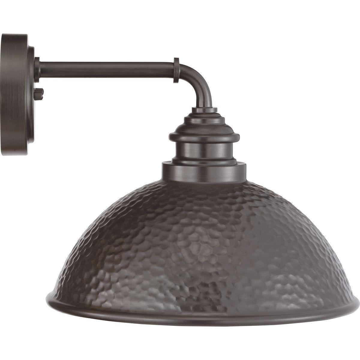 Englewood - Farmhouse Medium Rustic Wall Lantern - 120 V