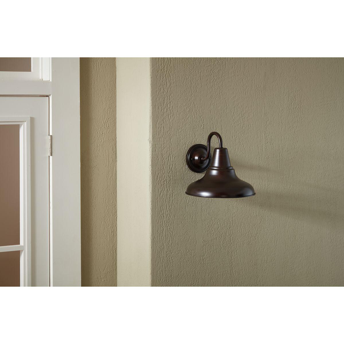 District - Industrial Large Wall Lantern - Aluminum - 100 W