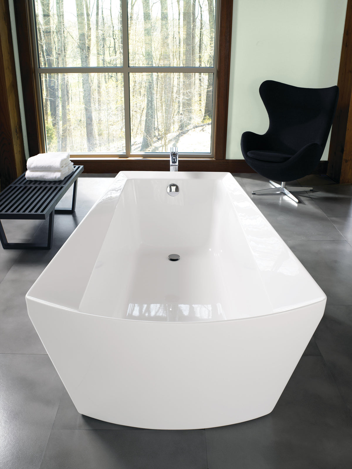 Soiree - Modern Bathtub - 25-3/8" - Freestanding